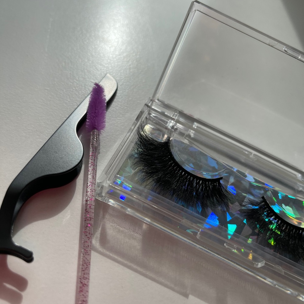 Mink Lashes - Picture 4 of 6